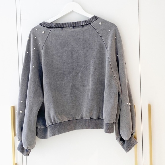 𝅺distressed sweatshirt with pearls from Italy - Picture 4 of 12